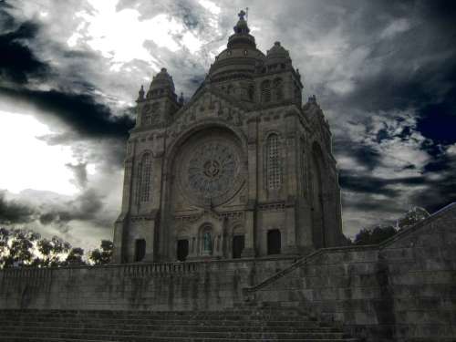 Igreja de Santa Luzia (with negative sky)