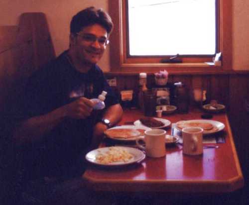 excellent breakfast - pancakes with syrup, eggs, (scrambled), toast, side order of corned beef hash, OJ and tea - mmmm, yummy